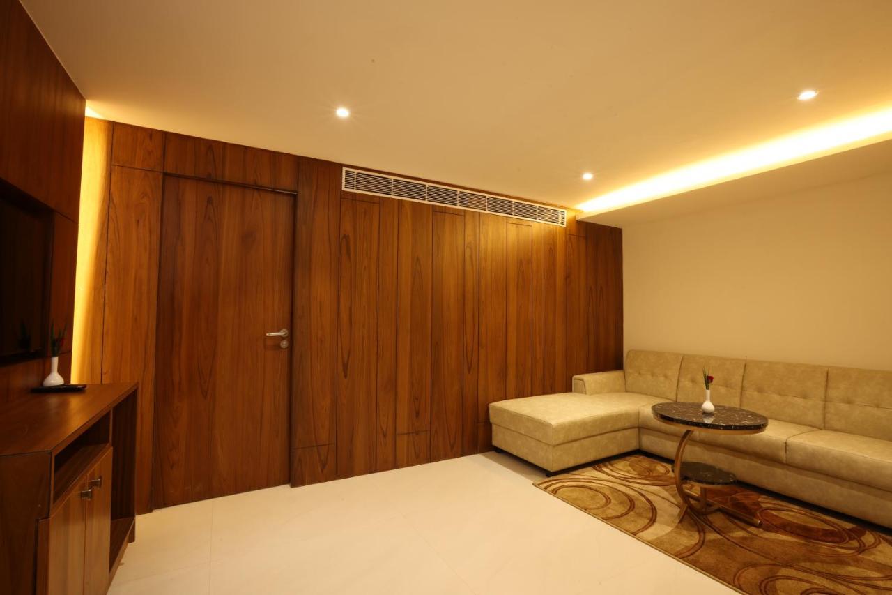 Royal Plaza Suites Mangaluru Zewnętrze zdjęcie